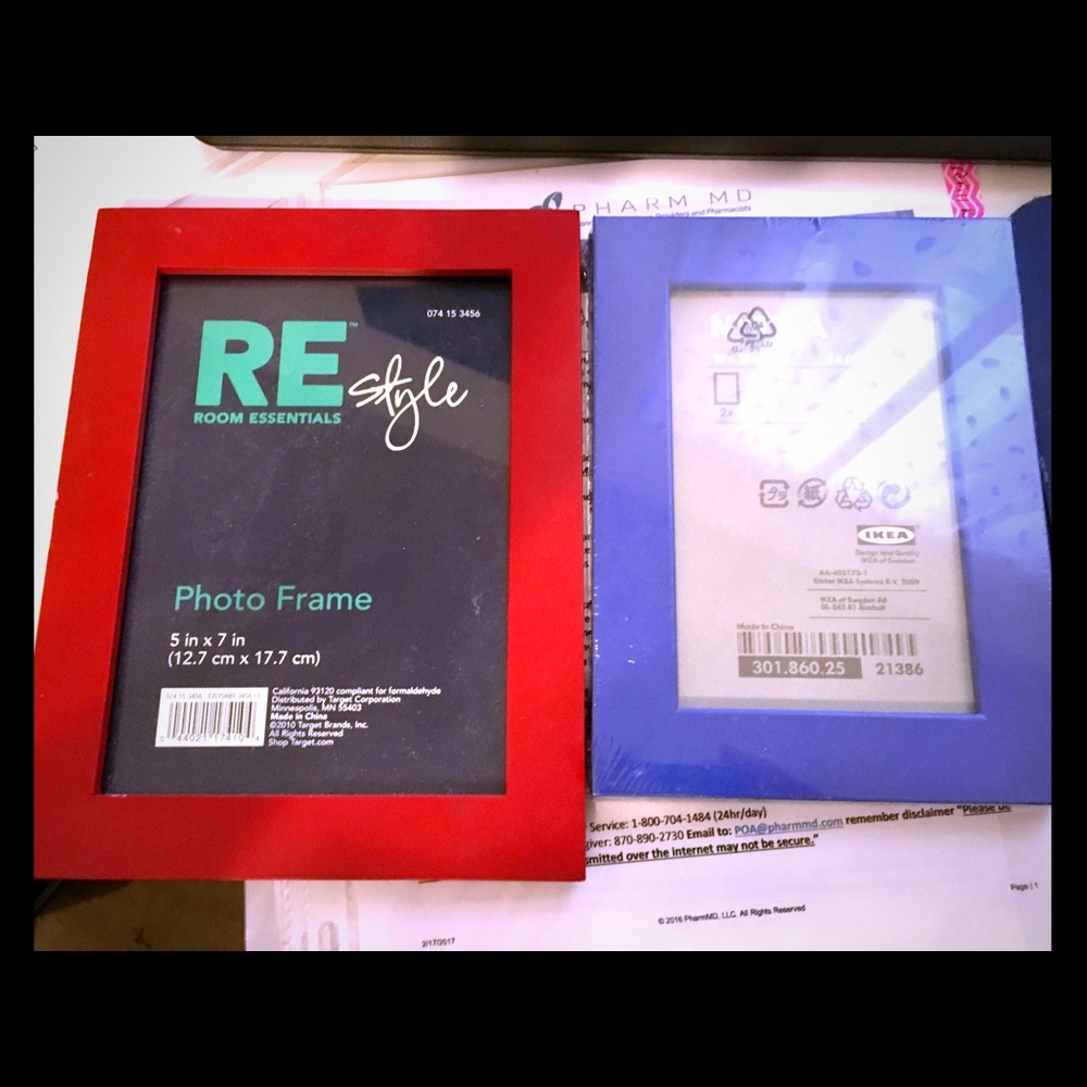 Two frames New in wrapper. Red 5x7, blue 4X6.